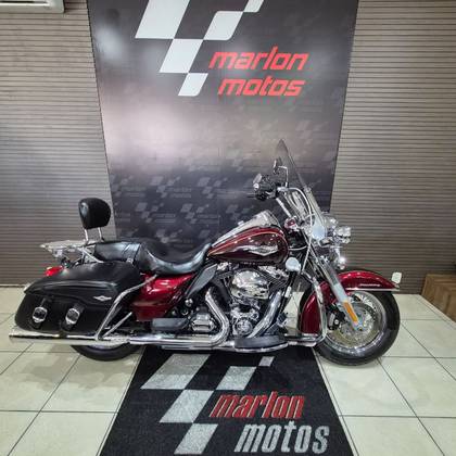 HARLEY-DAVIDSON ROAD KING CLASSIC 